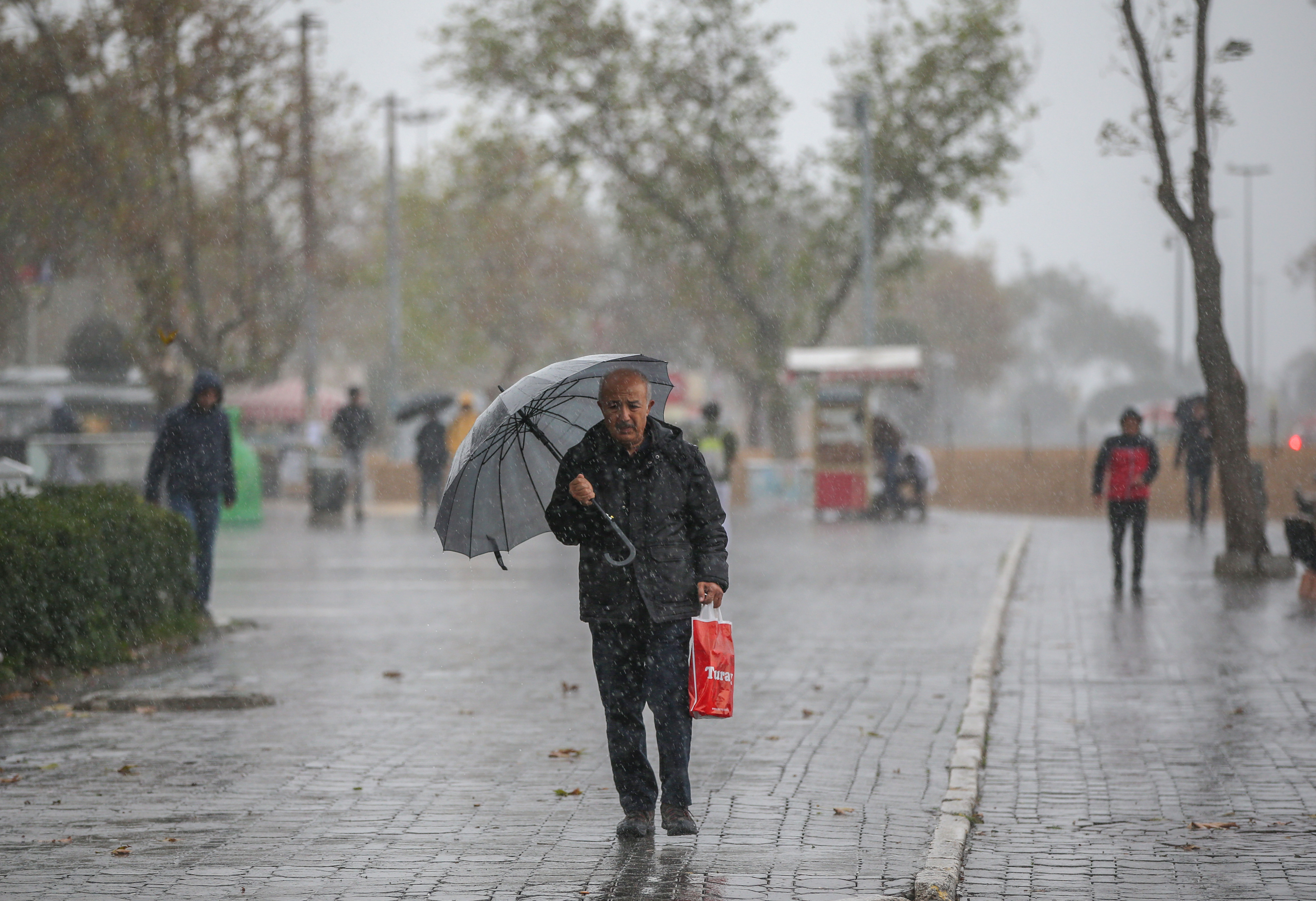 ⚠️ Meteoroloji uyarıyor: Kuvvetli yağışlar ve rüzgarlar geliyor!