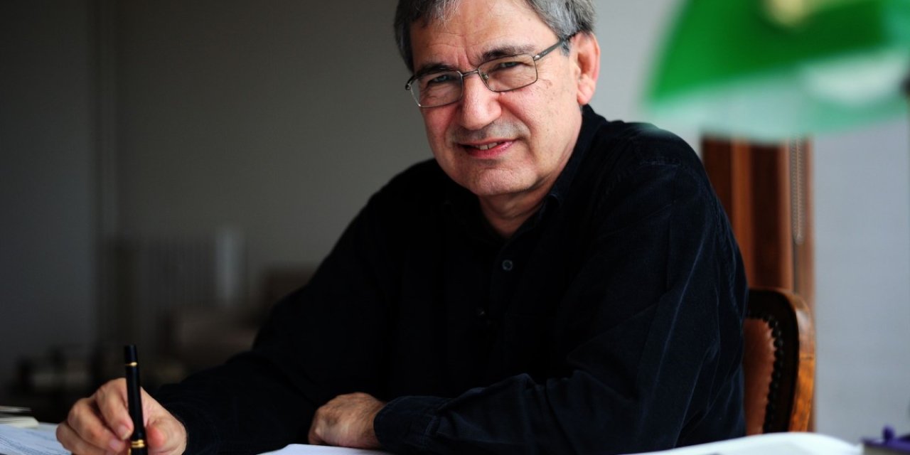 Orhan Pamuk'un Kitap Aşkı: Tıraş Olurken Bile Okuyor