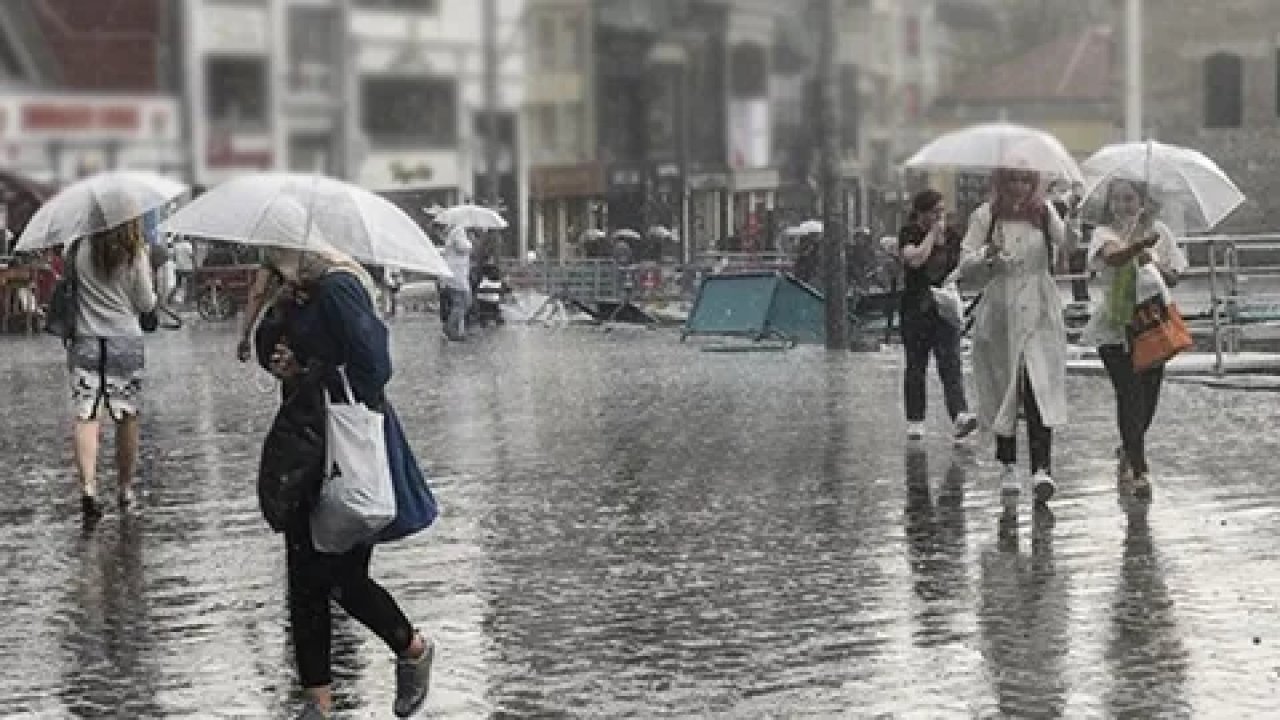 İstanbul ve Ankara’yı vuran sağanak: Yeni haftaya dikkat!