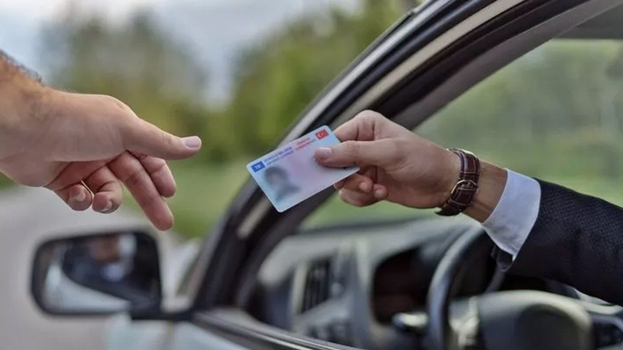 İçişleri Bakanlığı’ndan kritik uyarı: Eski ehliyetler için yenileme zamanı!