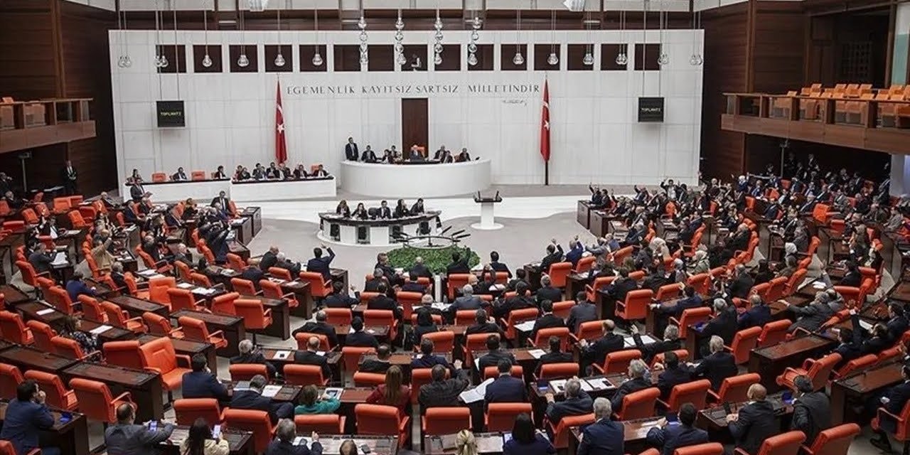 TBMM Genel Kurulunda Öğretmenlik Meslek Kanunu Teklifi Görüşmeleri Sürüyor