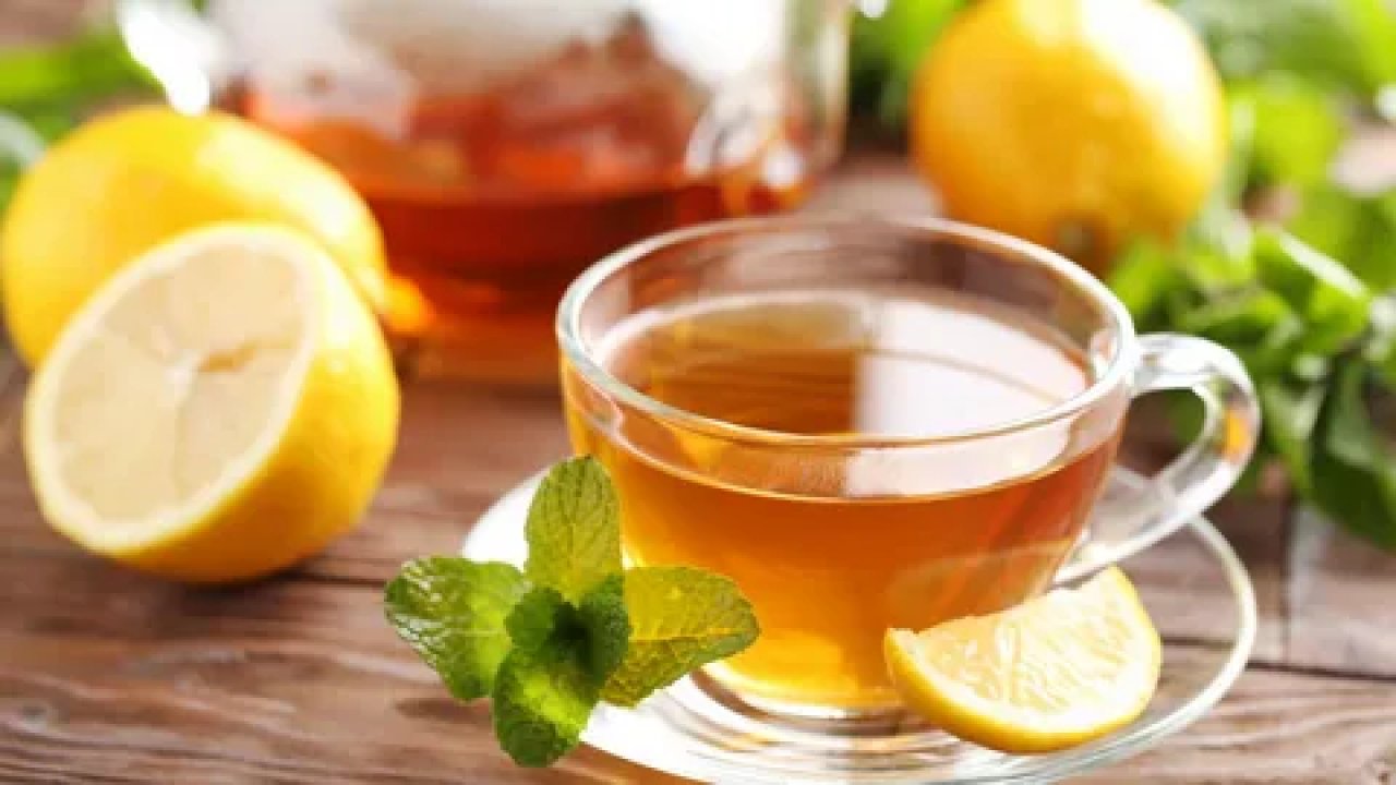 Çaya limon sıkmanın faydaları ve zararları: Sağlığınızı tehdit ediyor olabilir…