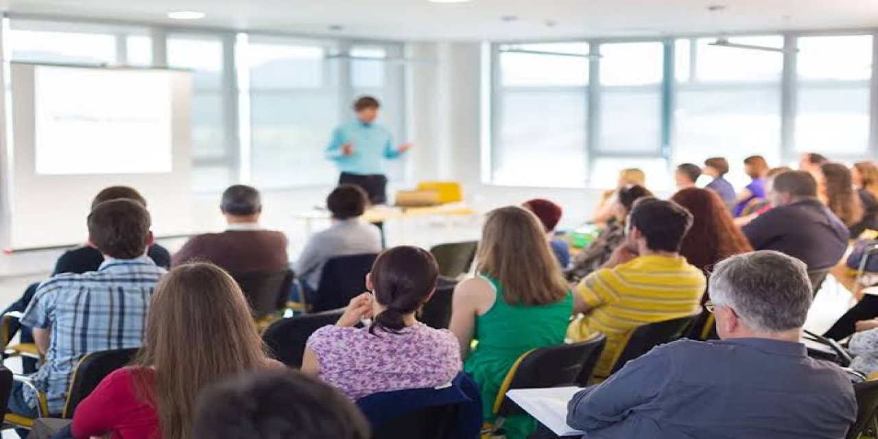 MEB'e Öğretmenlerin Seminerlerinin Online Olması İçin Talepte Bulunuldu