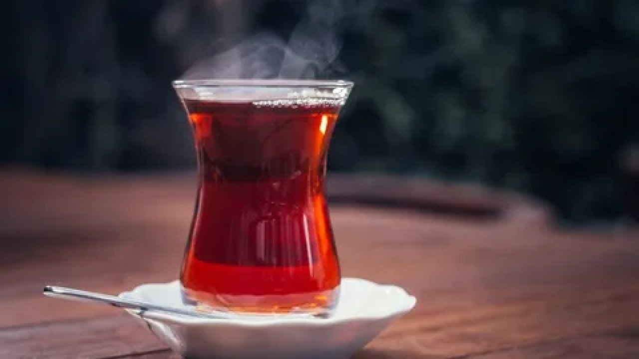 Çay severlere müjde: Yeni araştırma gençleşmenin anahtarını açıklıyor!