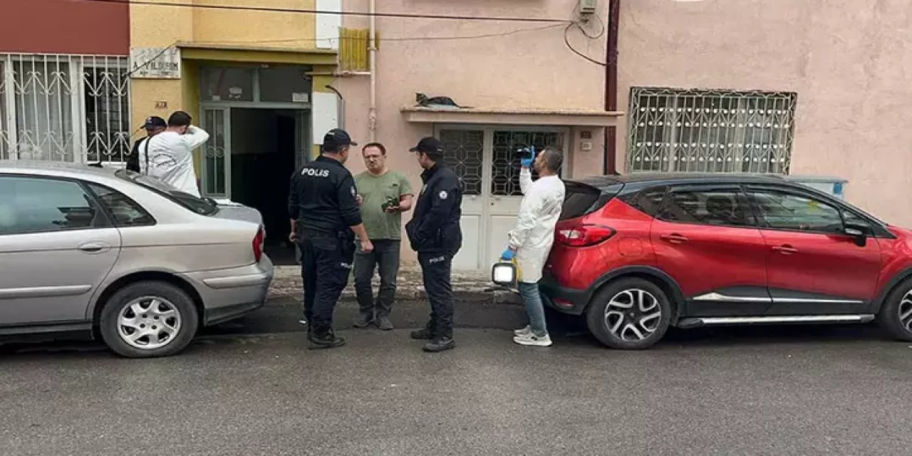 Emekli öğretmen, baba-oğlu tabancayla yaraladı