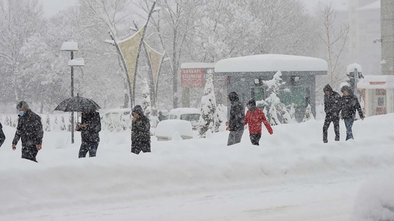 İstanbul'a kar geliyor, tarih verildi