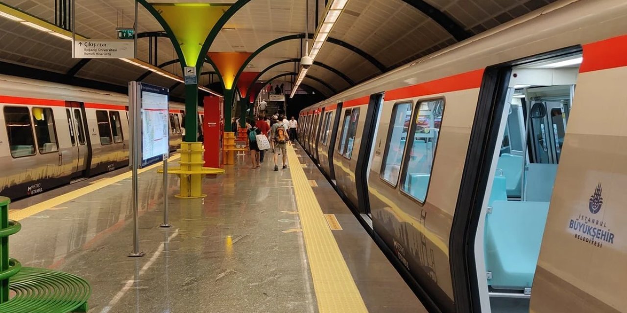 İstanbul'da metro seferleri durduruldu, yollar kapatıldı